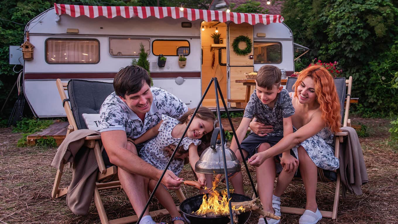 Teen Forced To Live 'Van Life' With Her Parents Hates It & Wants 'A Normal Life' vanlife family with kids living in an RV