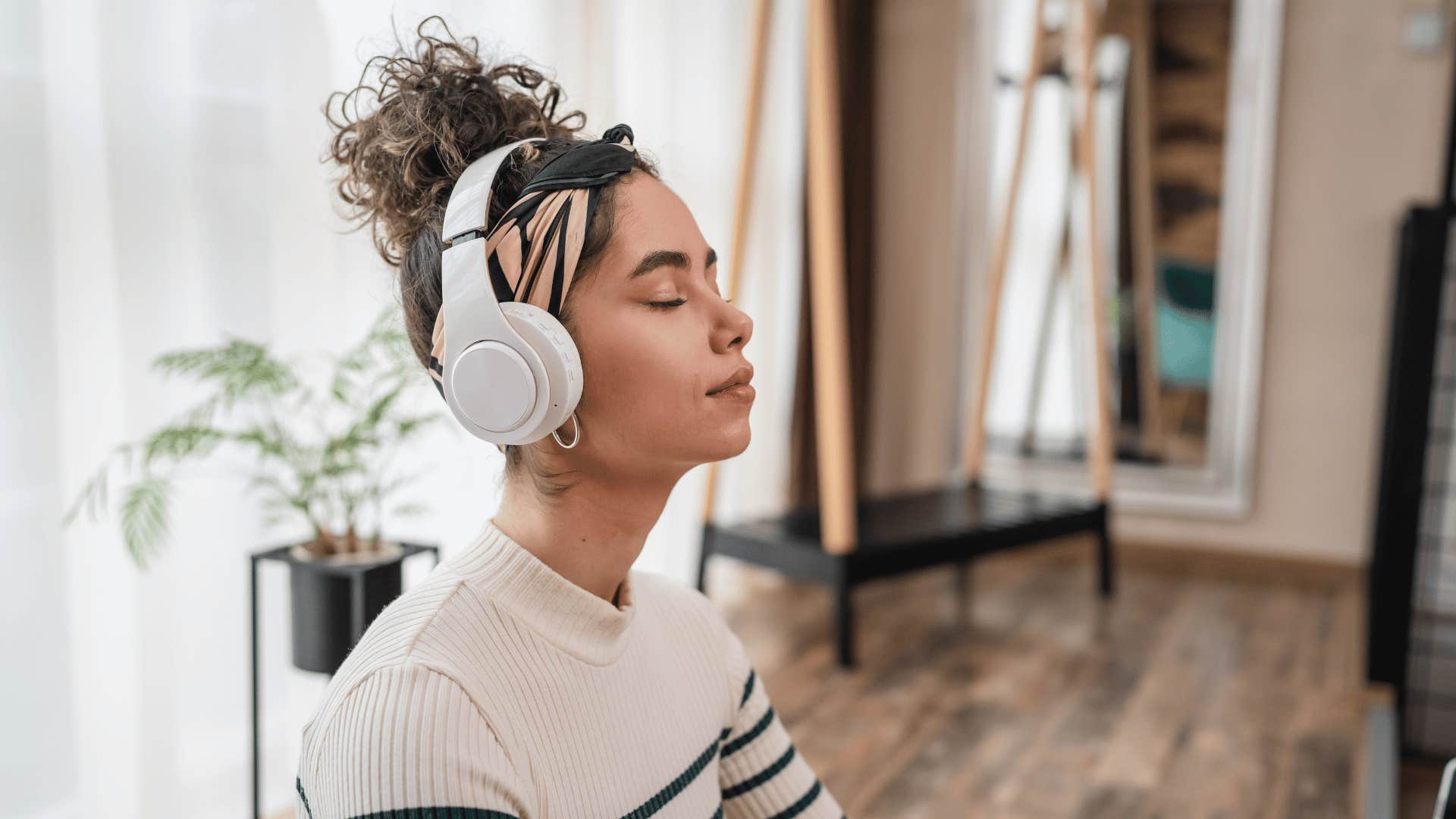 woman listening to music 