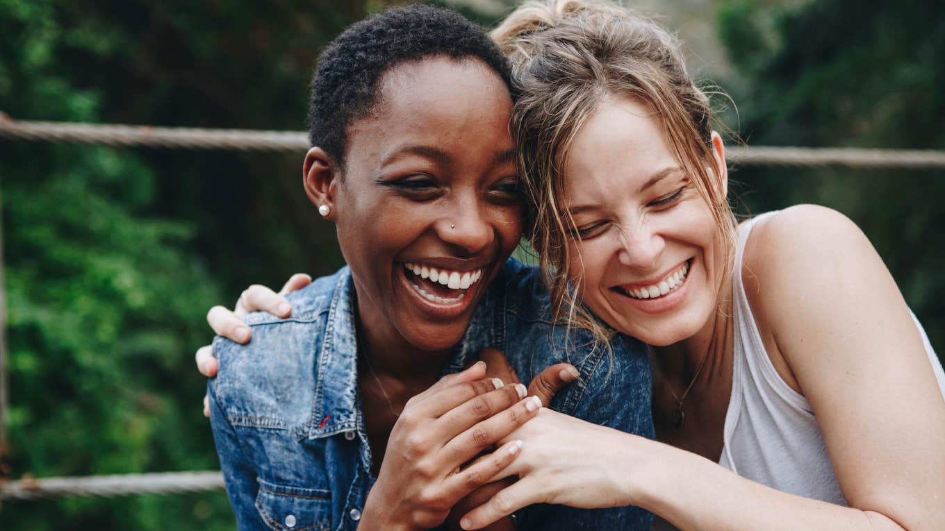 Woman Shares Message She Received From Her Long Distance Friend That Proves Platonic Love Is Just As Fulfilling two friends hugging and smiling