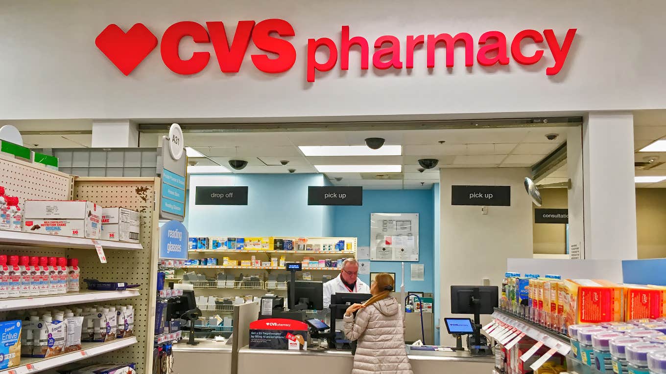 CVS Customer Records Pharmacist Having A Meltdown After Reportedly Having To Work By Herself CVS pharmacy