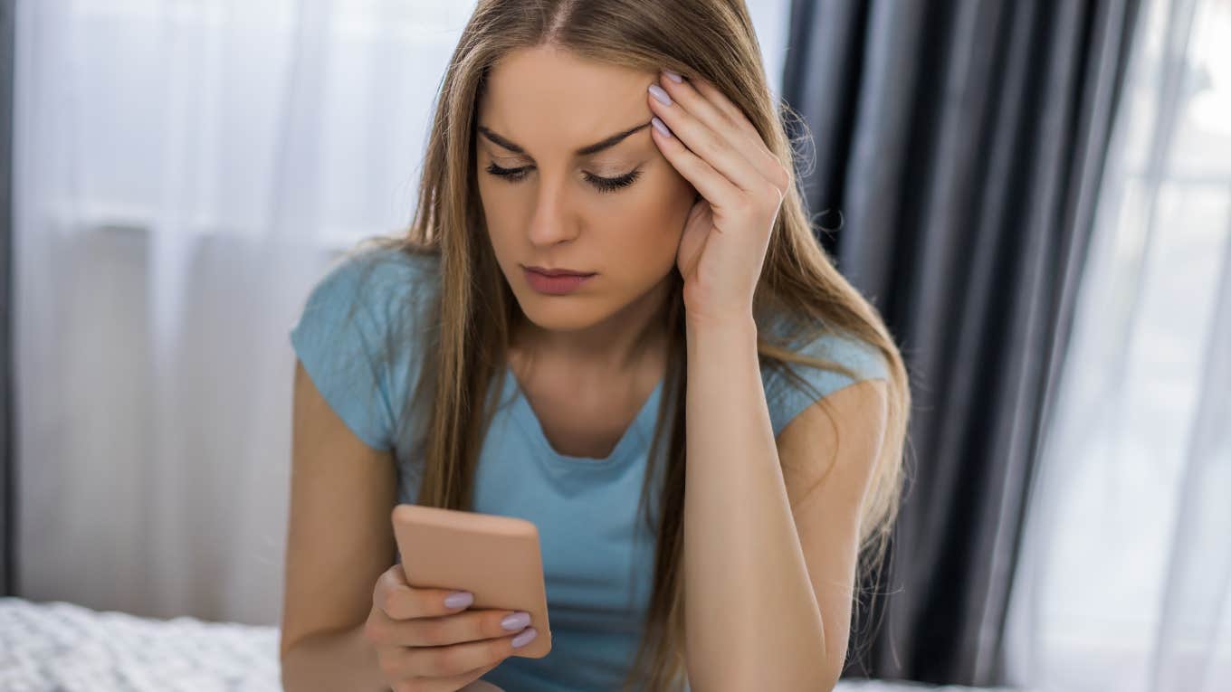 Dexting' Is An Awful Dating Term — And It's Probably Happened To You Woman realizes that the dating term 'dexting' is happening to her.