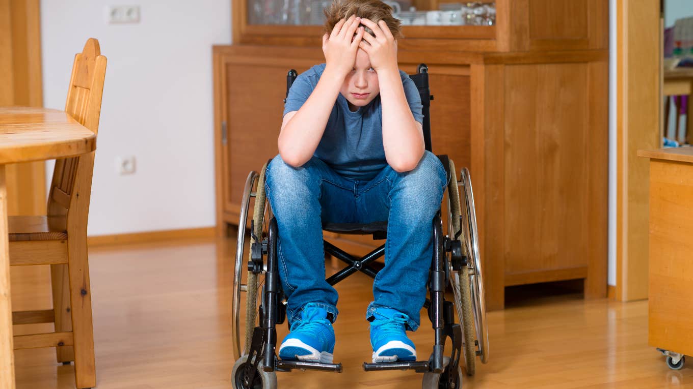 HOA Demands Homeowners Take Down Their Disabled Foster Son’s Wheelchair Ramp Young boy in wheelchair