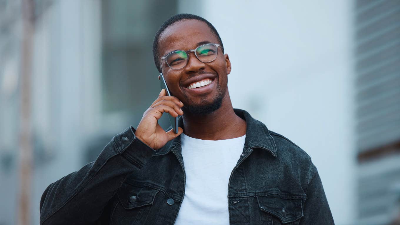 Subtle Signs Of Highly Intelligent People, According To The Smartest Man Alive Smartest man alive states the signs of highly intelligent people.