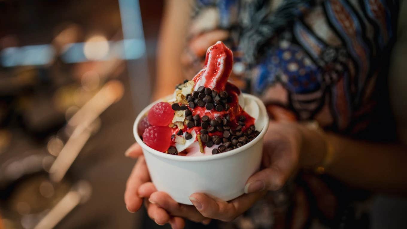 Man Turned Off By Date For Choosing The Big Cup At A Frozen Yogurt Shop Frozen yogurt