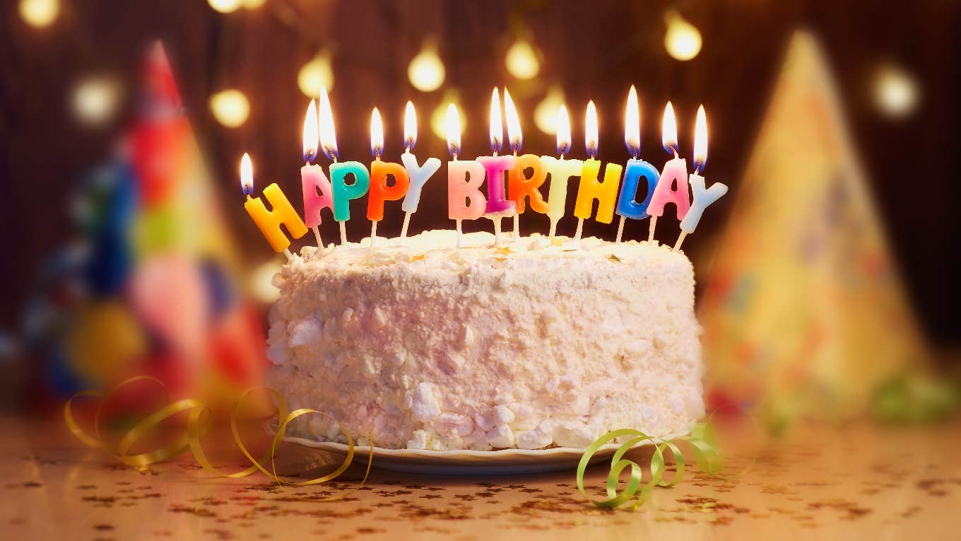Professional Baker Claims Restaurant Staff Ate Half Of The Cake Worth Hundreds Of Dollars He Made For His Friend’s Birthday Birthday cake