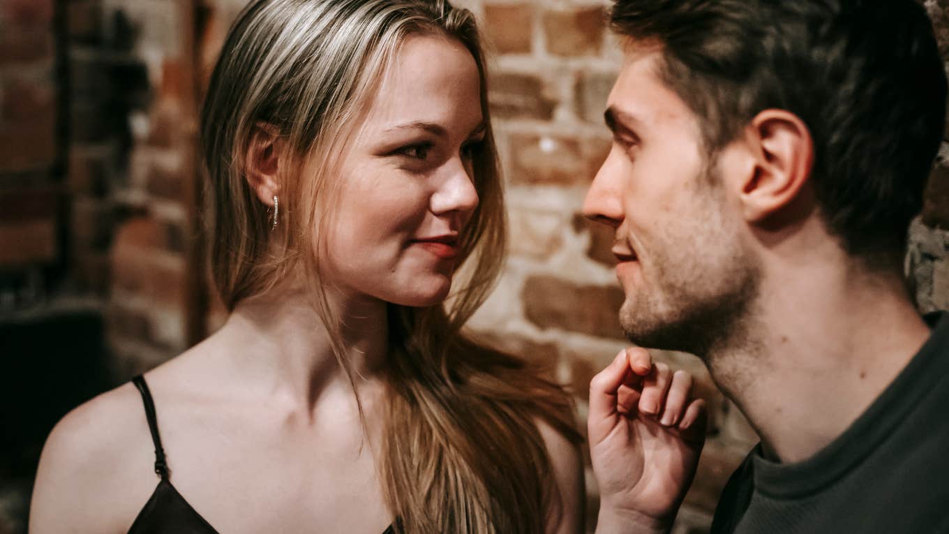 Relationship Expert Reveals The Secret Word That Makes Men Commit Almost Instantly Woman knows the secret word to make a man commit instantly.