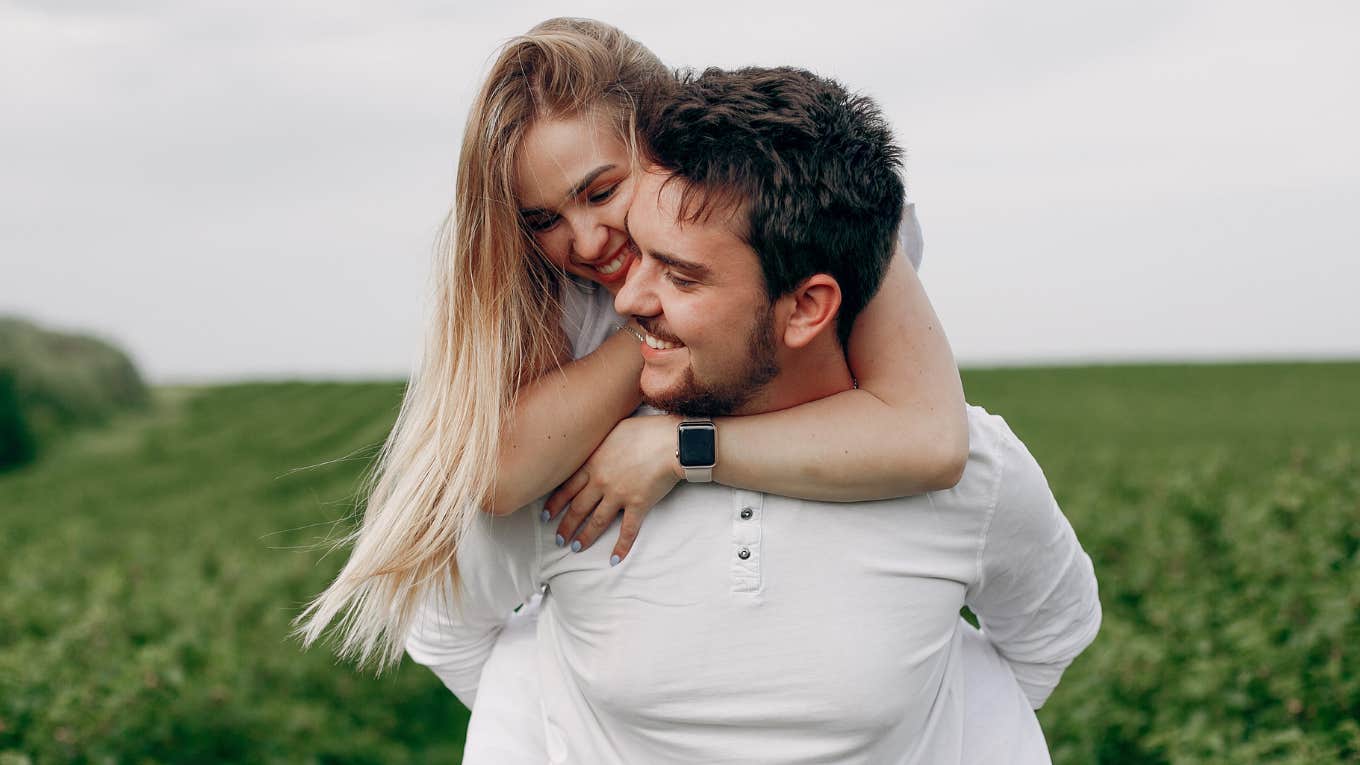 Undoubtable Signs You're In Love, According To Psychology Couple notices the undoubtable signs they are in love.