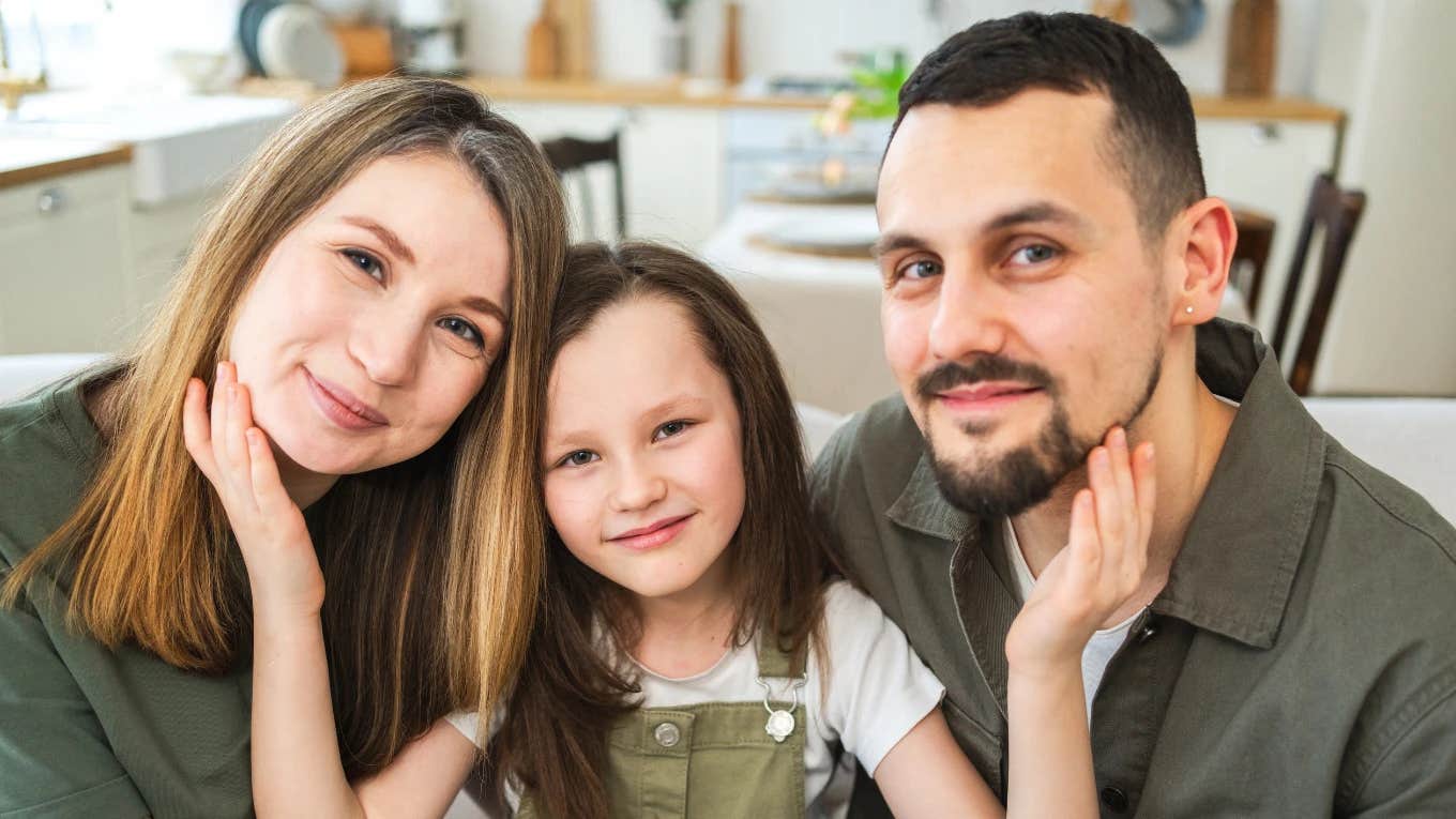 Small Things Kids Notice More Than Their Parents Realize little girl with both parents
