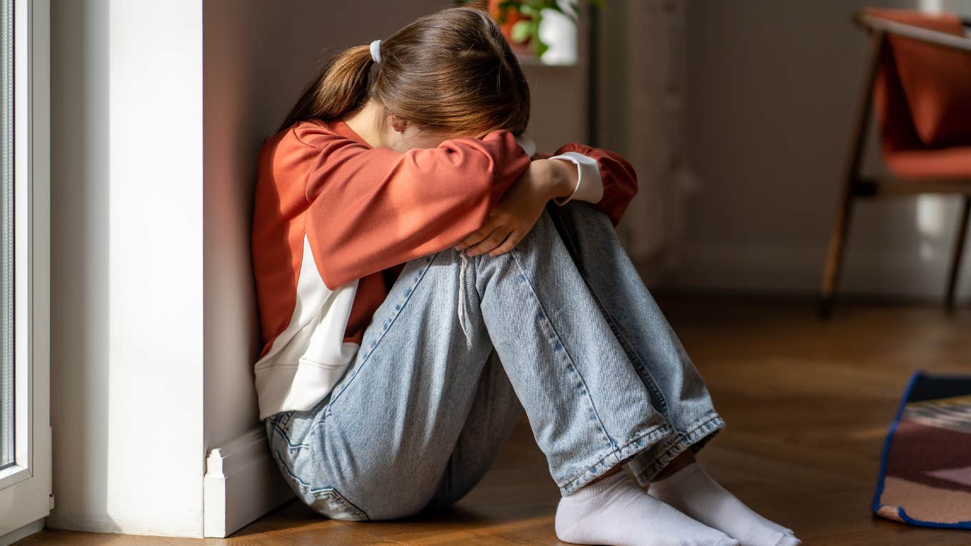 The Specific Type Of Parent Who Raises Anxious Kids, According To Research Anxious kid was raised by a specific type of parents.