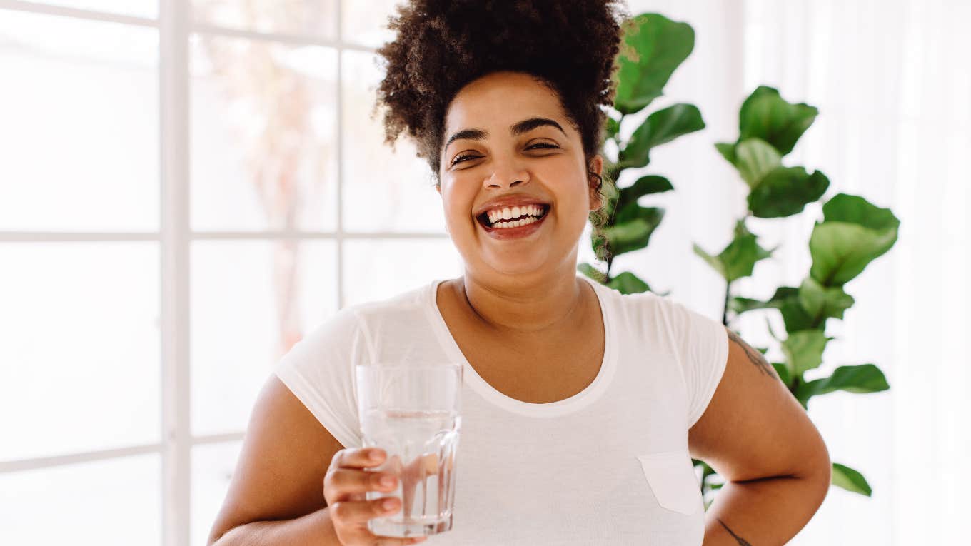 Woman Reveals Her Formula To Consistently Feeling Good Woman who feels good consistently