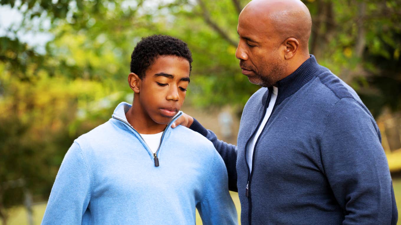 Parents Who Do These Things When Their Kids Tell A Lie Keep Their Kids Close For A Lifetime Parent talking to child after telling a lie.