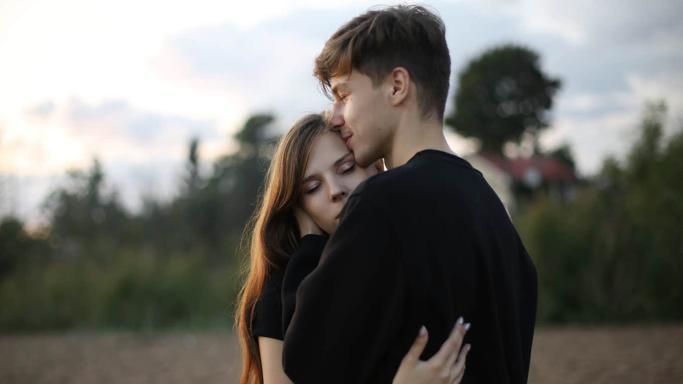 Ways To Share Your Baggage With A Man Without Scaring Him Off, According To Relationship Expert Woman shares her baggage with a man, but avoids scaring him off.