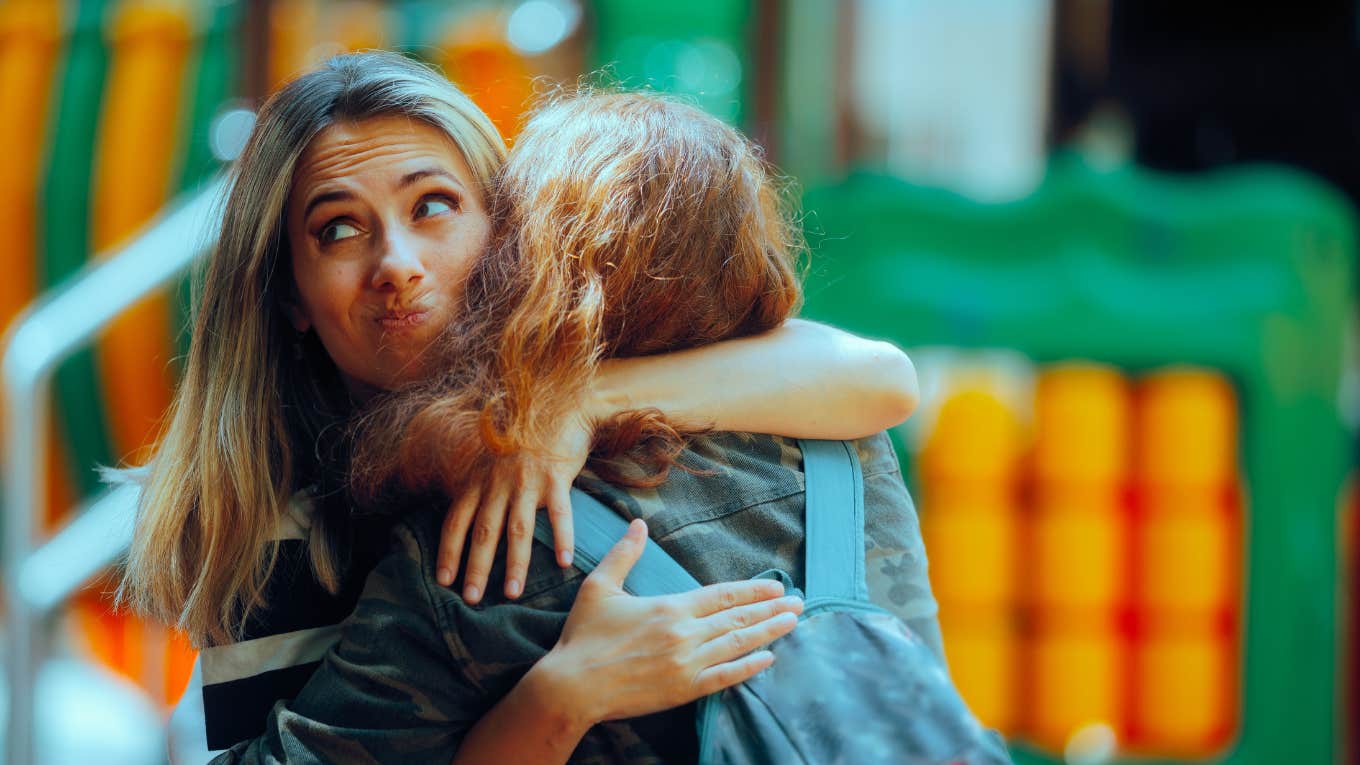 Signs A Friend Is A Backstabber And You Need To Protect Yourself Signs A Friend Is A Backstabber And You Need To Protect Yourself