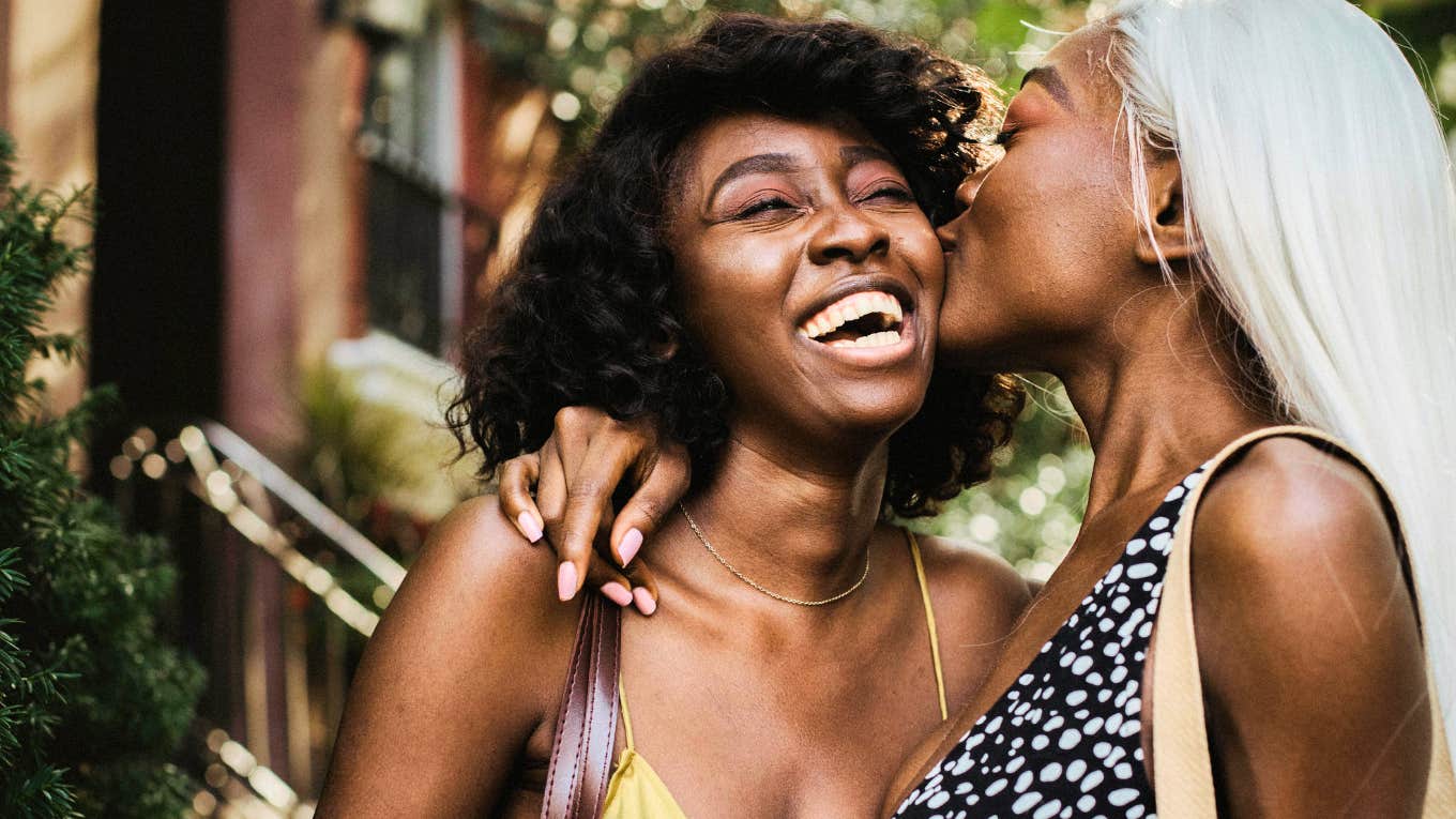 The Different Types Of Soulmates Everyone Meets Once In Their Life Woman with her friend soulmate.