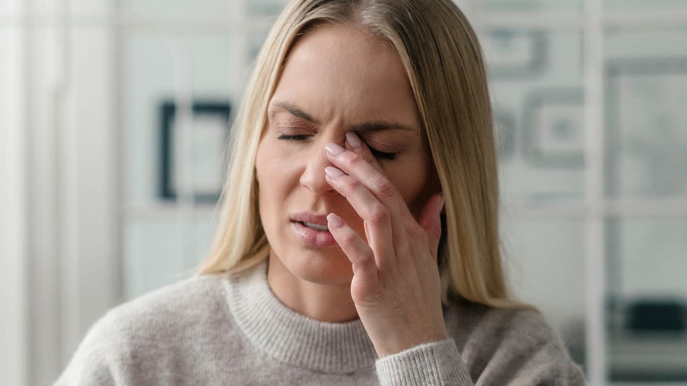 Psychology Reveals Odd Behaviors Linked To Bad Marriages Woman realizes odd behaviors that are linked to her bad marriage.