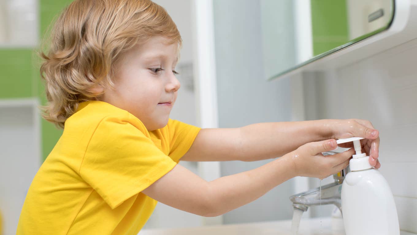 Mom Conducts Soap Dispenser Experiment To Prove The Imbalance Of Mental Labor Little boy using soap dispenser to wash his hands in sink