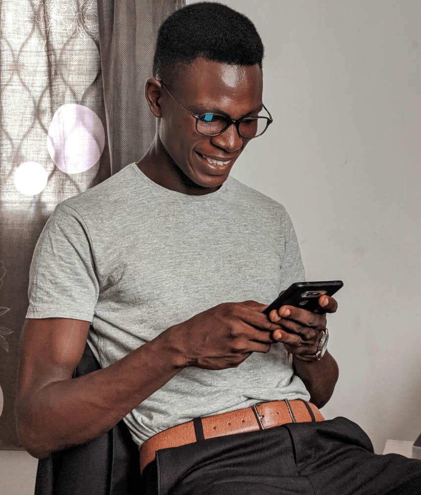 man who relies on AI to get through life