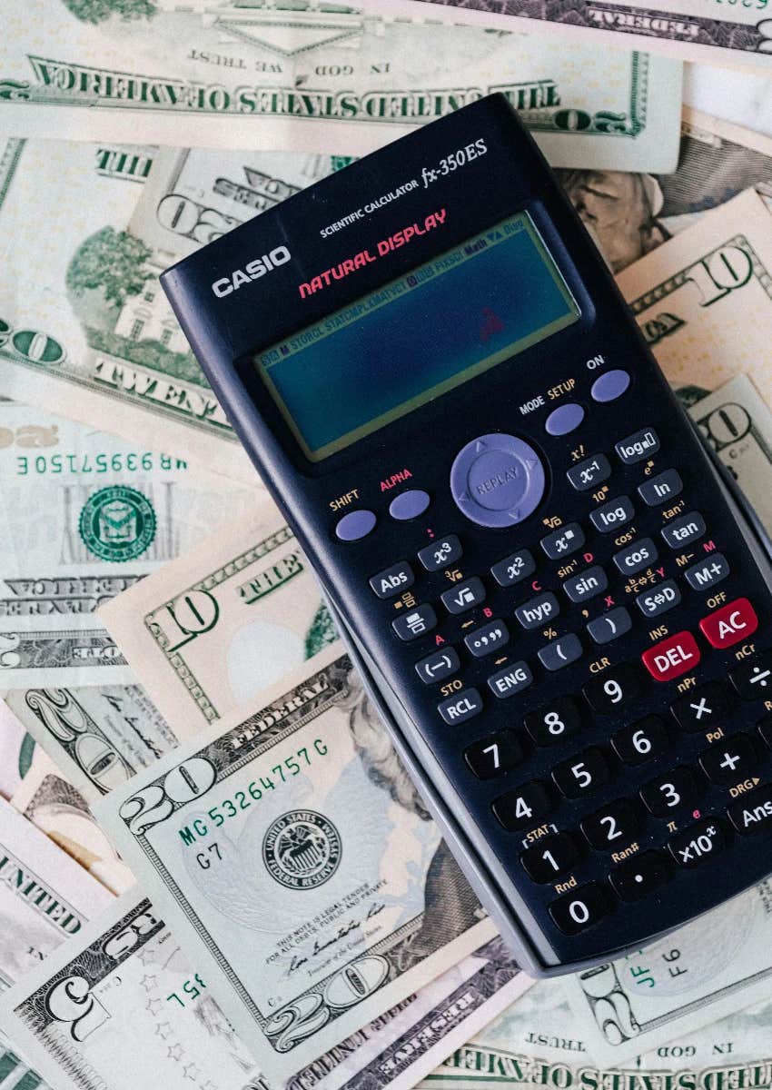 budget expert urges stop saving money calculator
