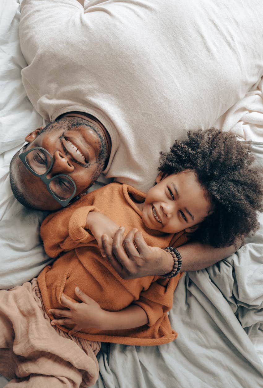 Dad doing phenomenal job raising his kid put phone down child wakes up