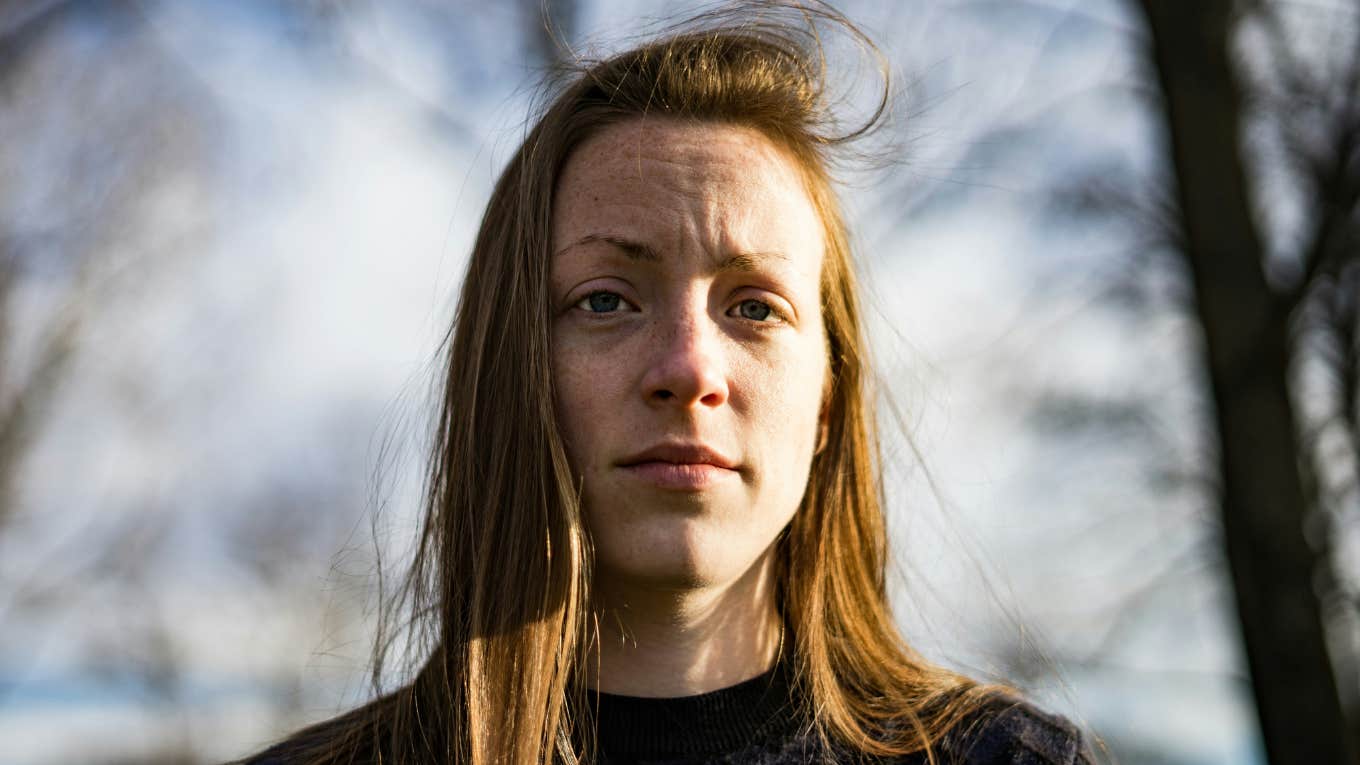 Life Wake-Up Calls That'll Keep You From Falling Into A Pit Of Regret Woman almost falls into pit of regret.