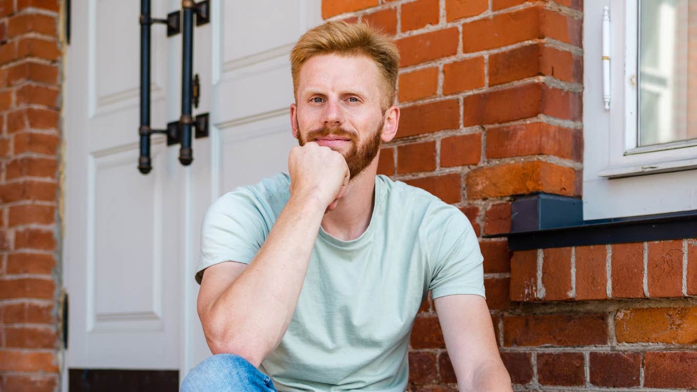 Man Fights Back Against His HOA With Petty Revenge Protected By Federal Law Man is fighting back against his HOA with a petty revenge that is perfectly legal