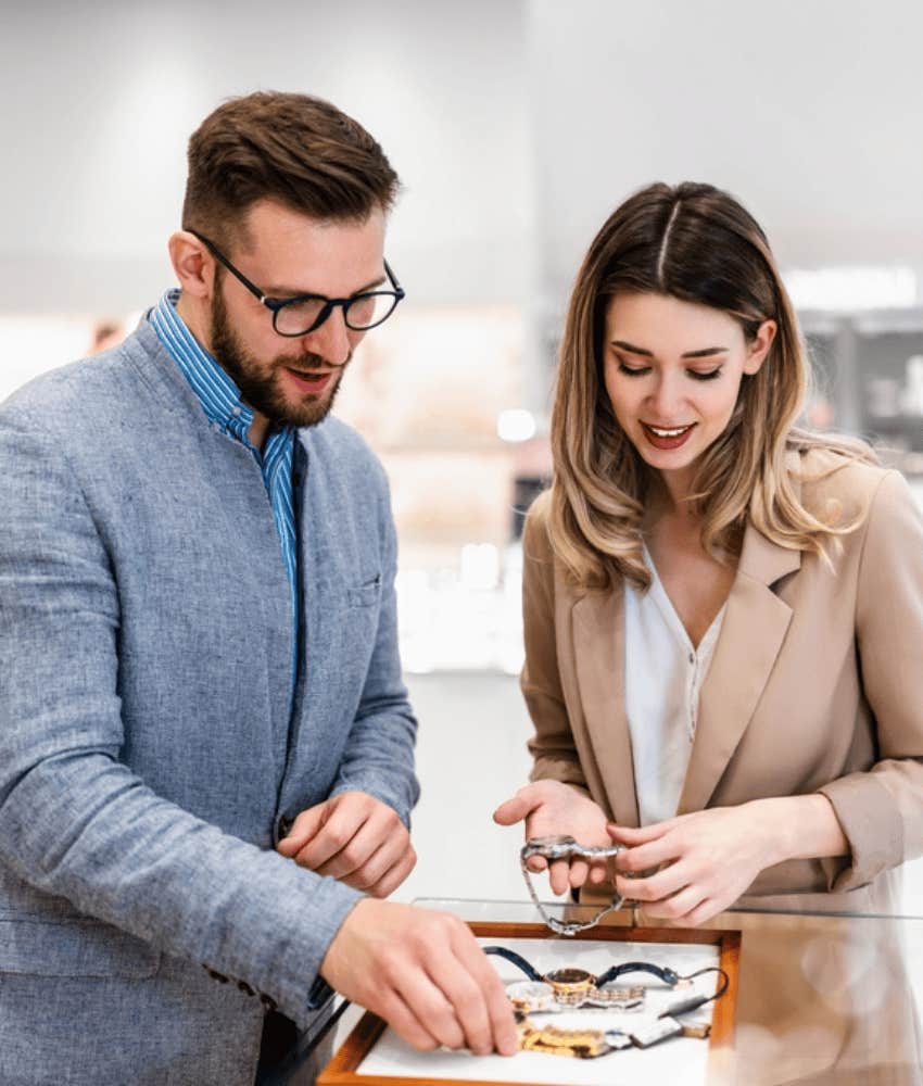 man getting girlfriend expensive gifts 