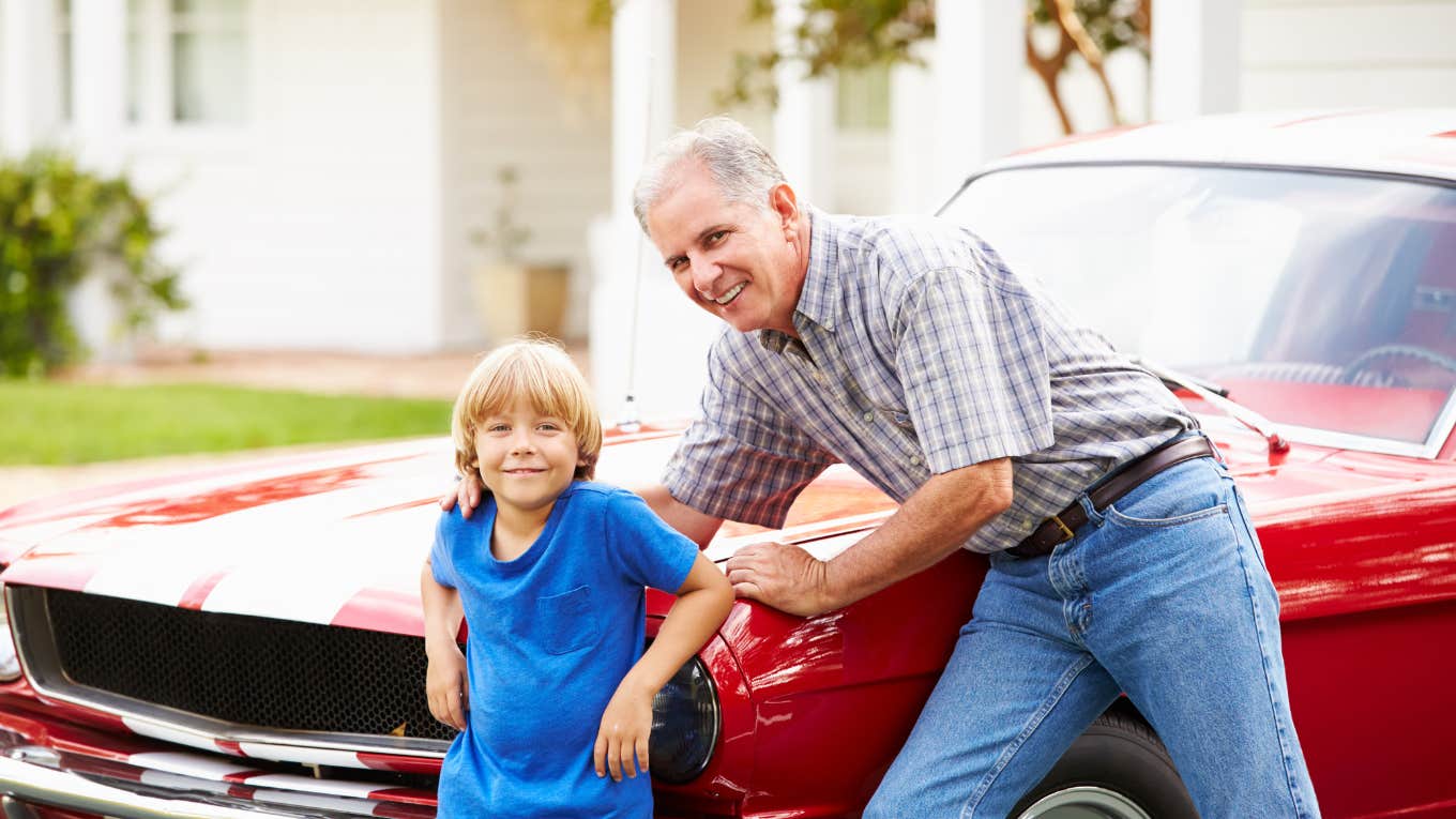Mom Requests Anyone With A Cool Car Show Up For Her Son’s Birthday Man with a cool car shows up for little boy's birthday