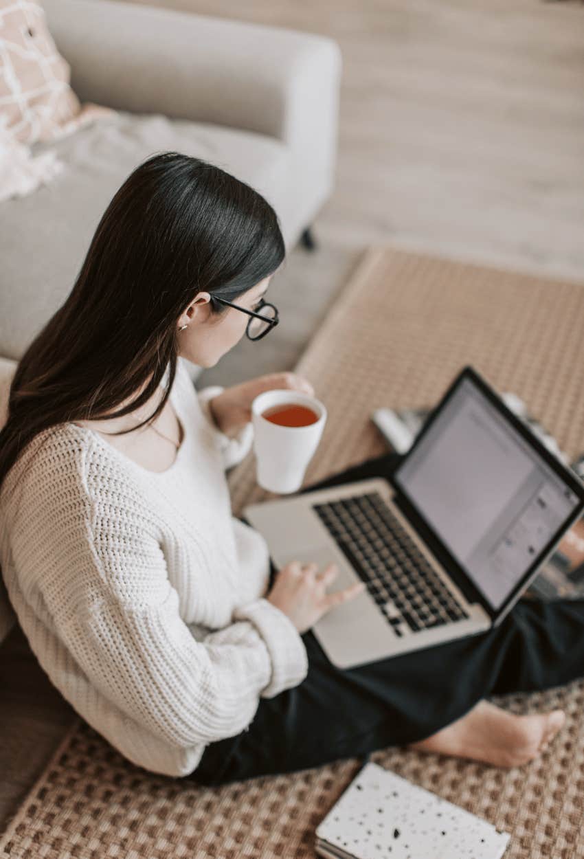 Woman who think her no days off mentality is a flex but it's just rude