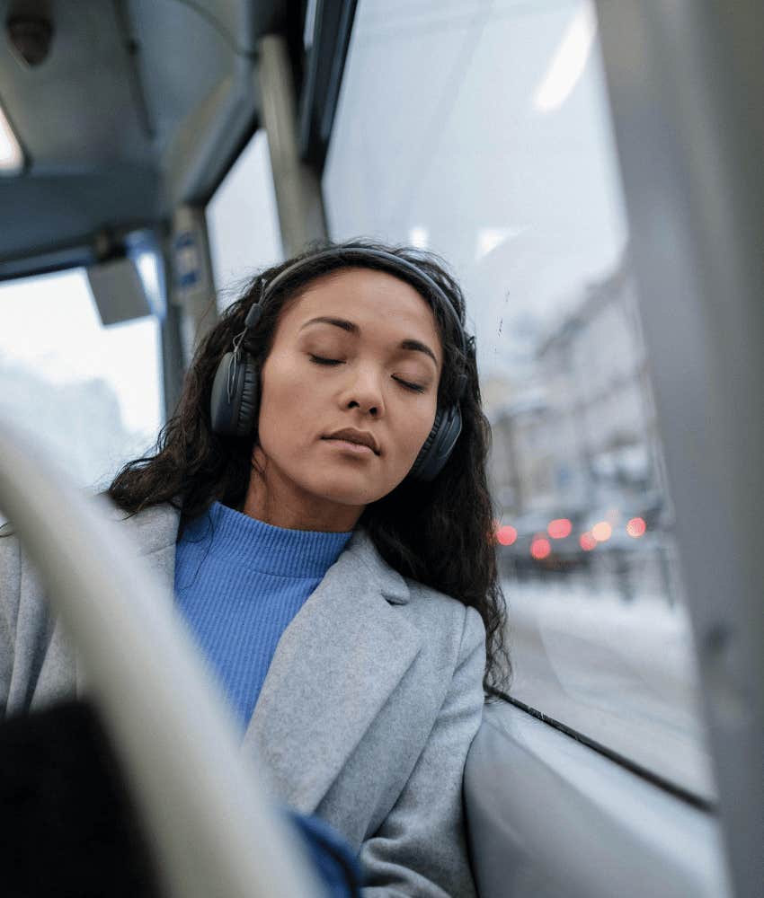 woman listening type music stronger brain