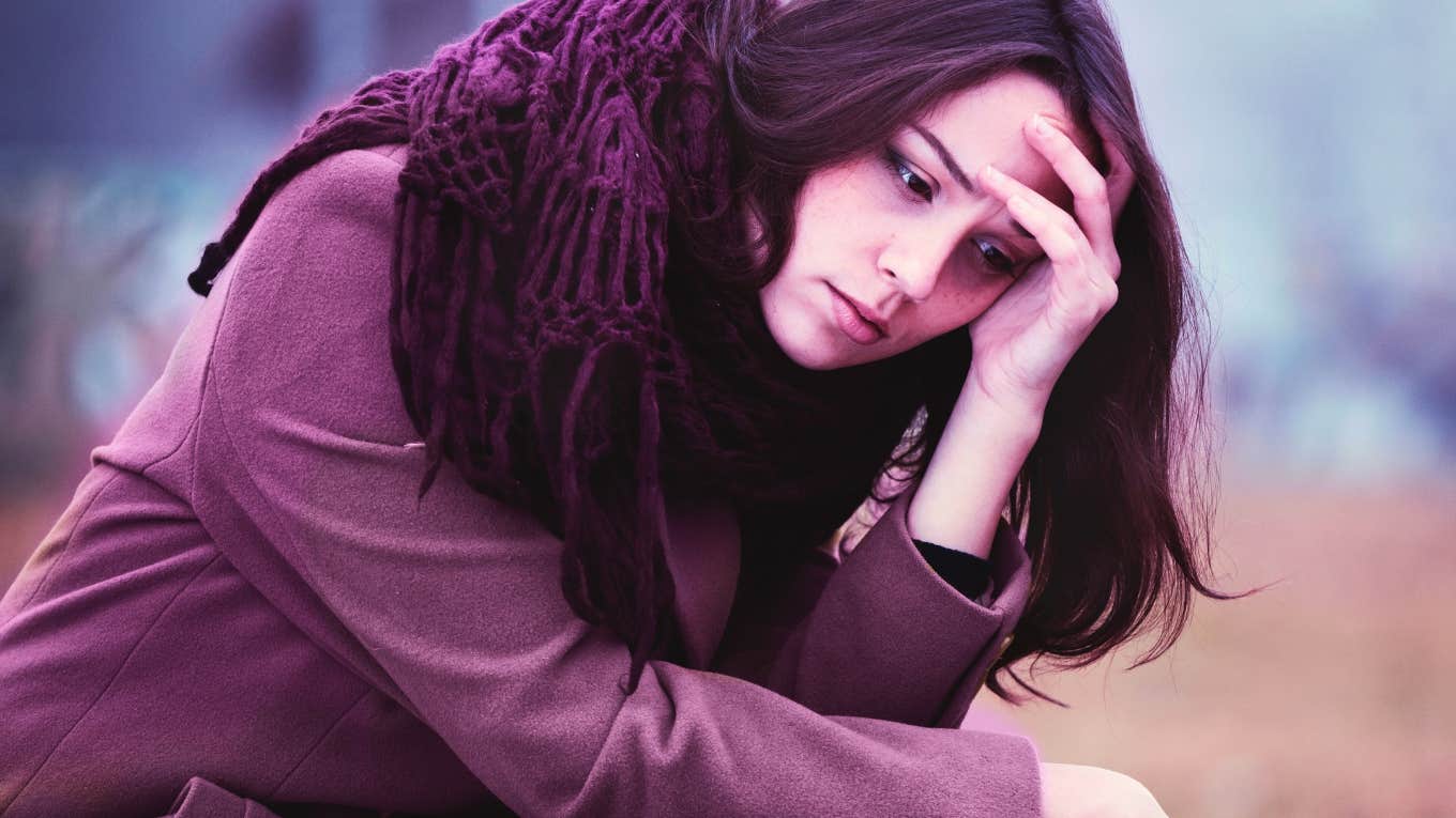 People Who Isolate Themselves From Friends & Family As They Get Older Usually Have These Reasons People Who Isolate Themselves From Friends & Family As They Get Older Usually Have These Reasons