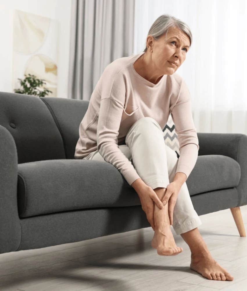 woman rubbing pins needles ways feet warn relationship narcissist
