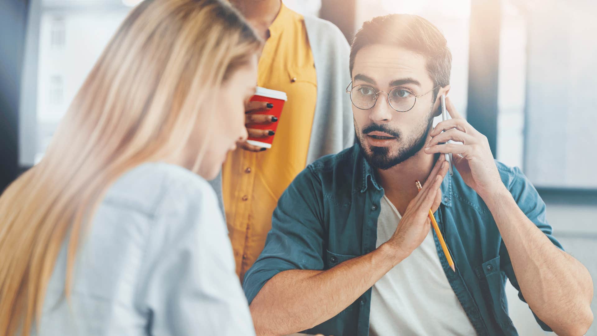 Man isn't lying but pauses phone call to explain to untrusting woman