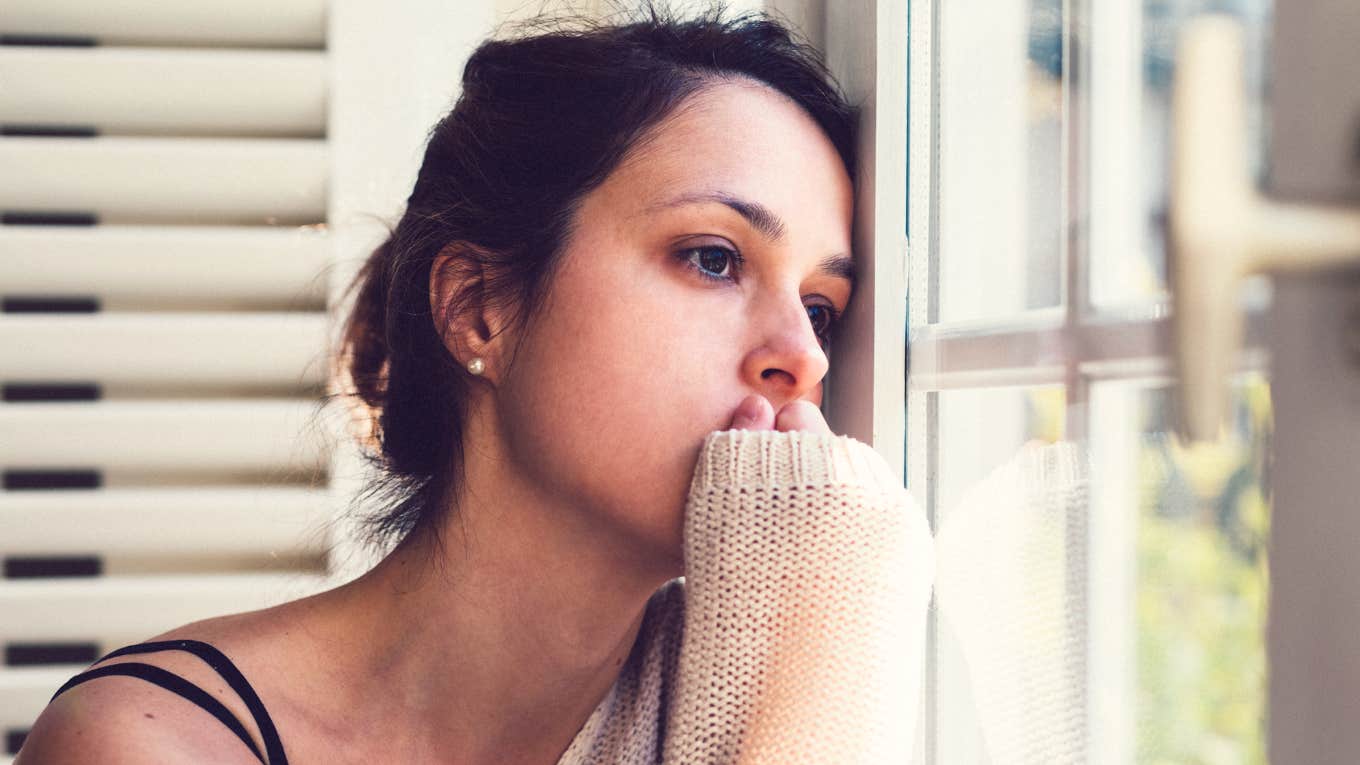 Subtle Signs Of Depression I Was Too Depressed To Notice Depressed woman.