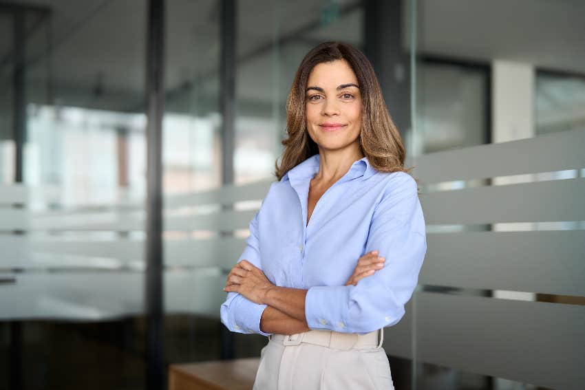 Subtle Signs Of A Strong Woman Who Has Seen A Lot In Life, According To Research