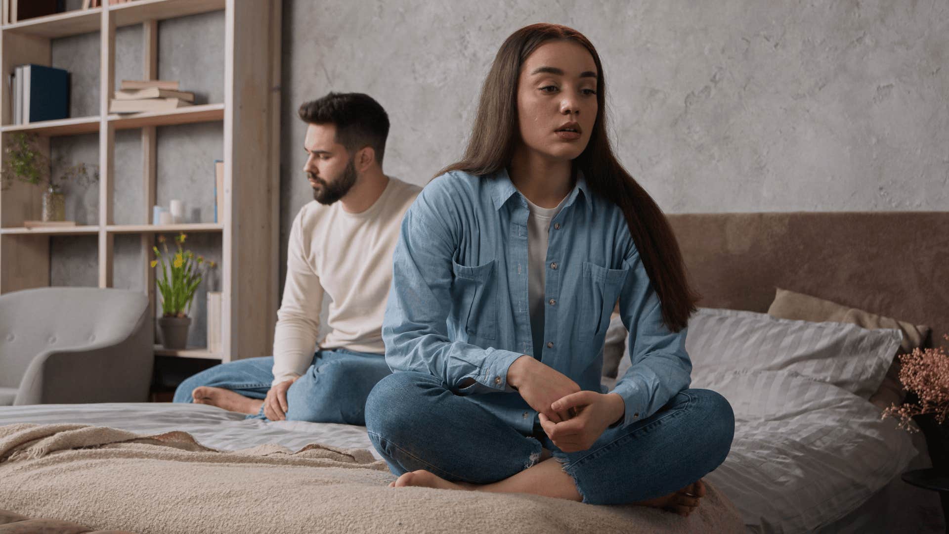 upset couple not talking is a huge red flag