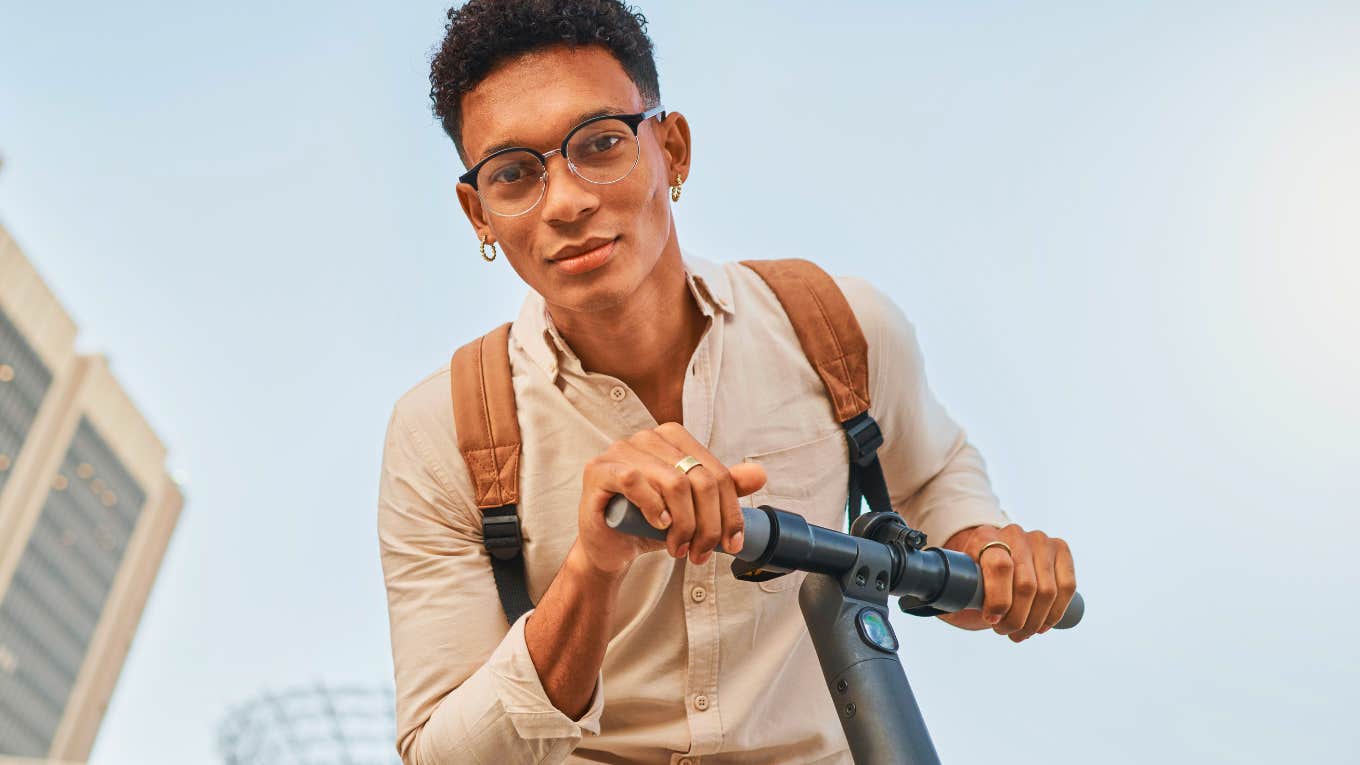 Things Gen Z Adults Often Depend On Their Parents For Despite How Independent They Claim To Be Things Gen Z Adults Often Depend On Their Parents For Despite How Independent They Claim To Be
