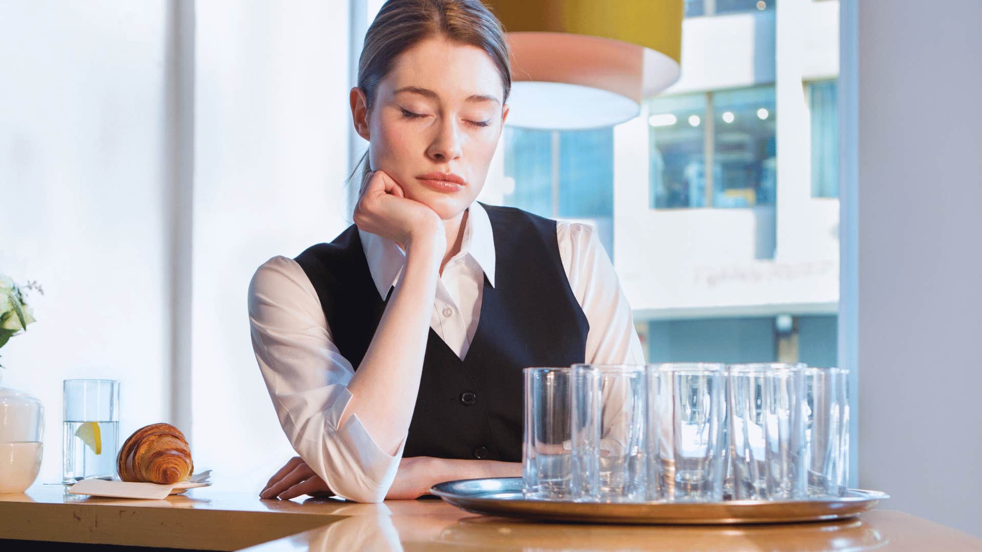 Gen Z woman who thinks it's unfair to work 40 hours a week