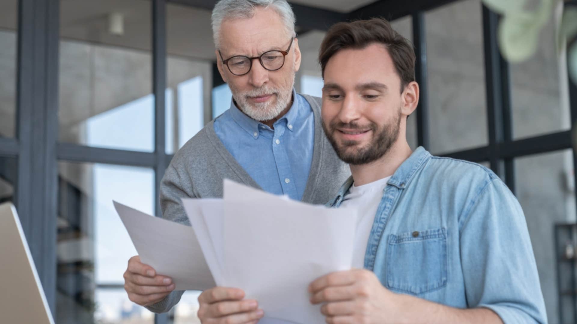 people seeking financial education