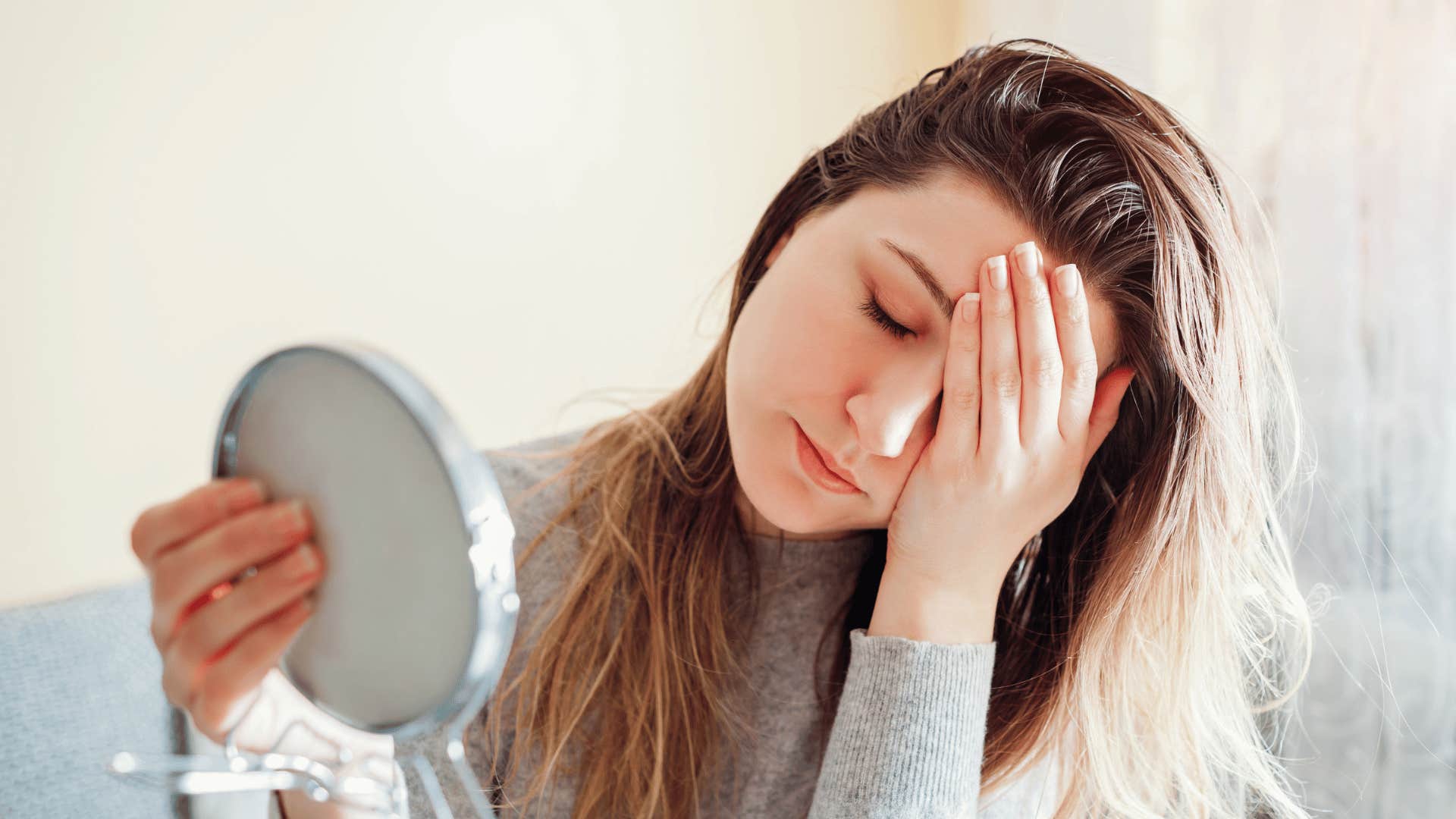 woman struggling washing hair things horrify people adhd