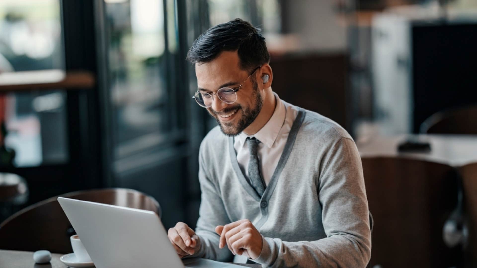 employee using keyboard shortcuts 