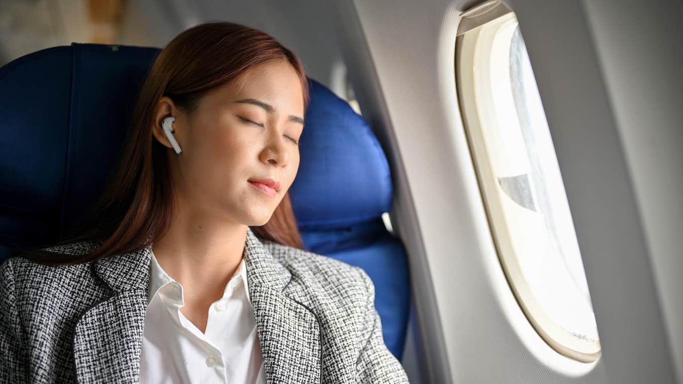 Woman who fell asleep on a plane woke up and her hair was braided