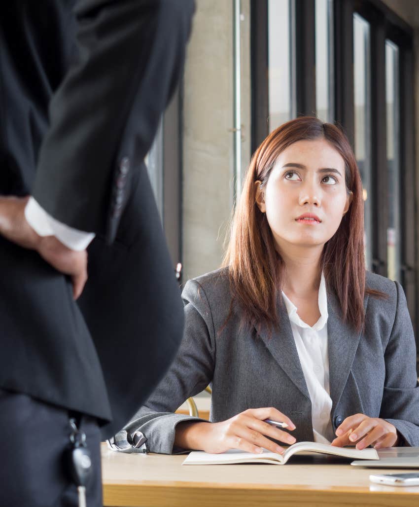 poor communication skills signs of incompetent boss