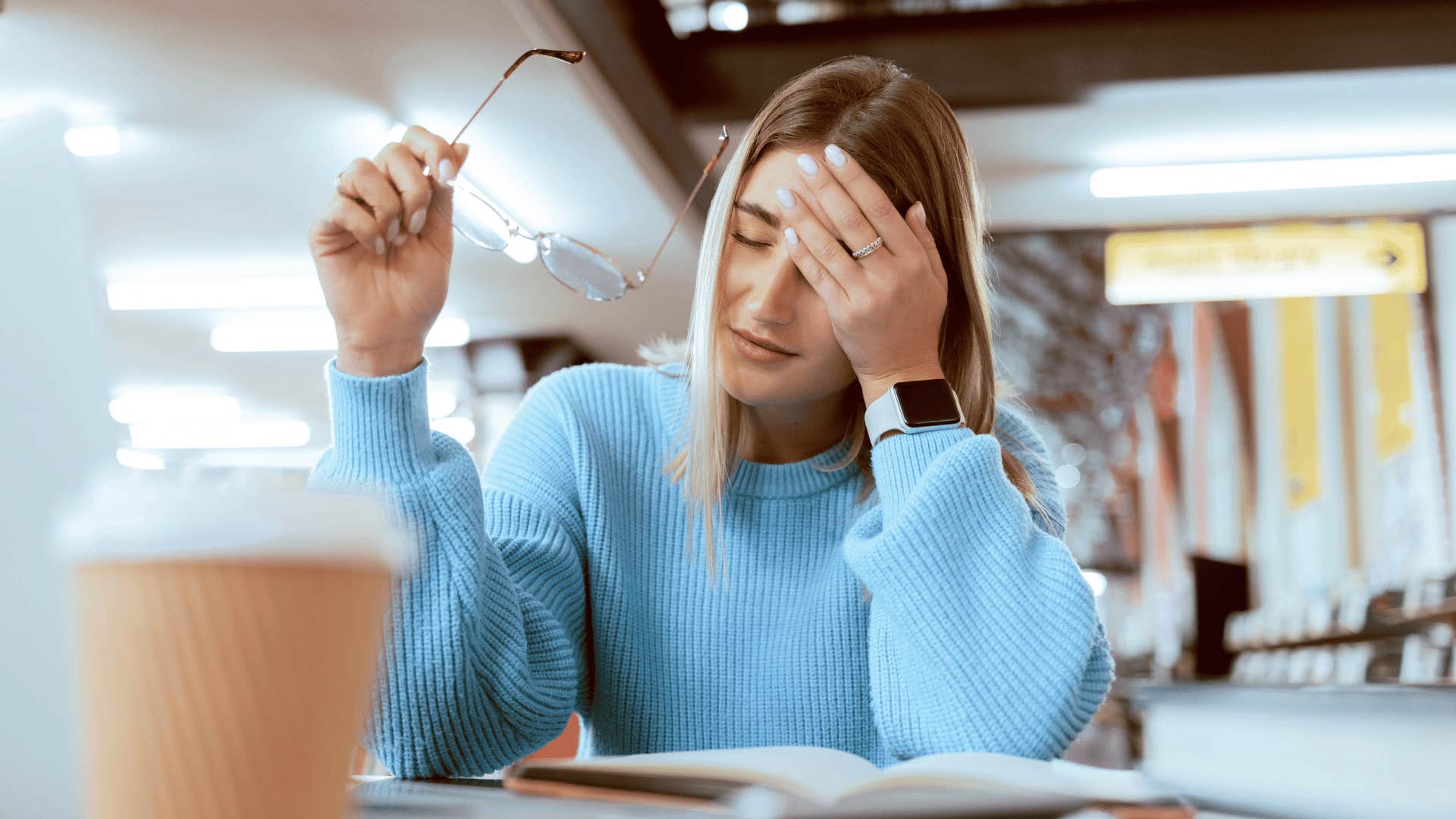 Woman unprepared for job interview can't even say "um"