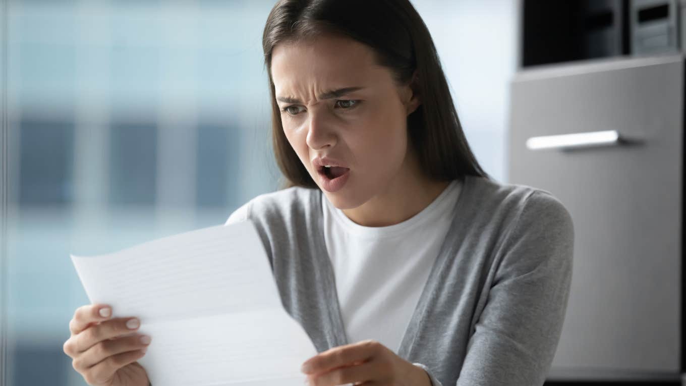 Worker Appalled After Finding Detox Propaganda In The Office Kitchen Appalled worker reading detox propaganda she found in the office kitchen