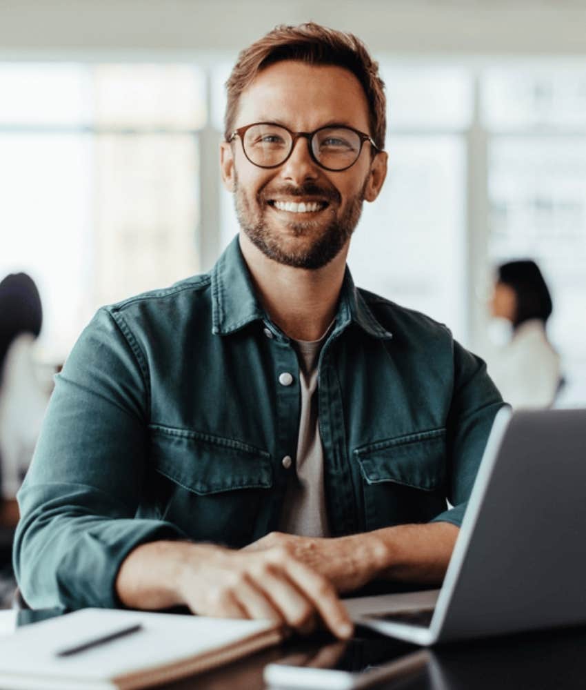 gen z man growing in his career benefit from job hopping
