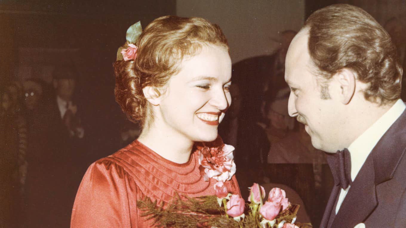 Vintage pic of Boomer couple who will learn what relationship rule doesn't work