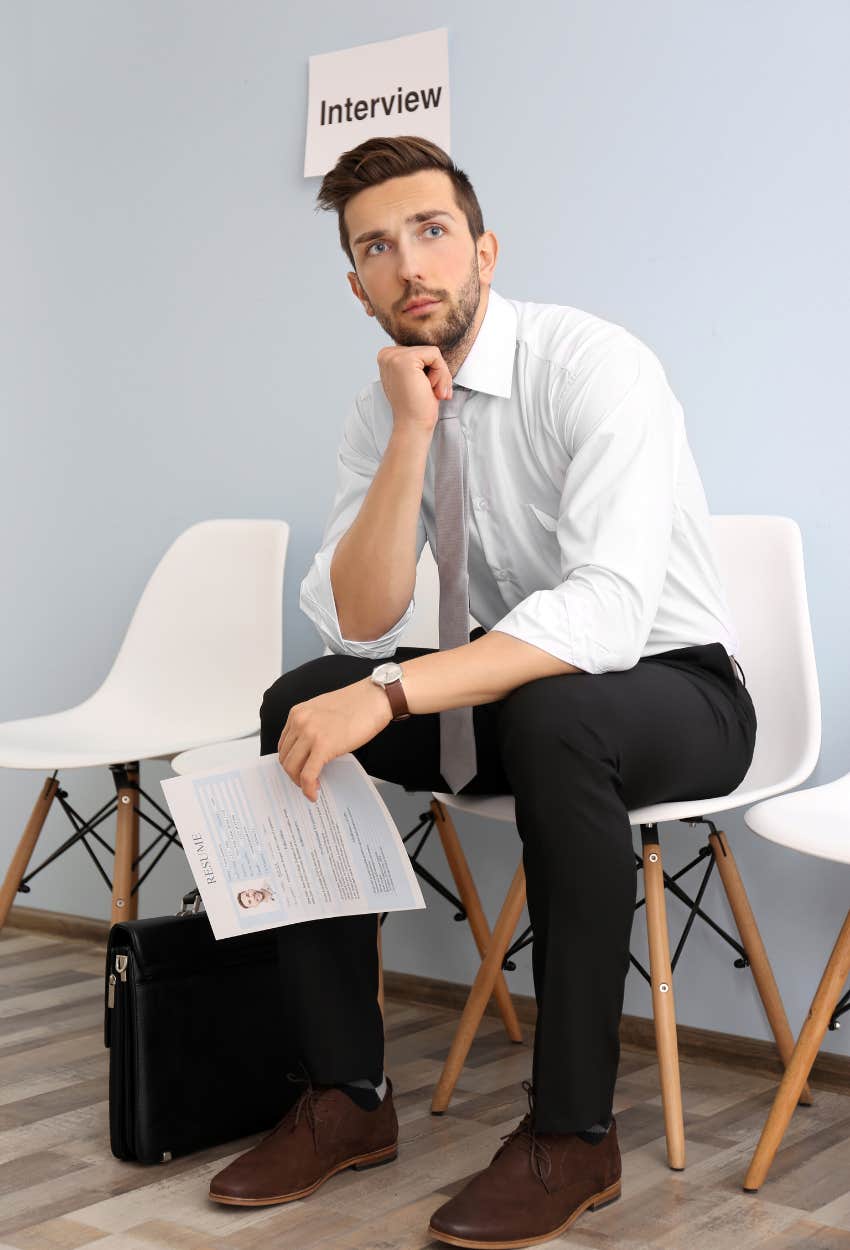 Job candidate who arrived 25 minutes early for interview