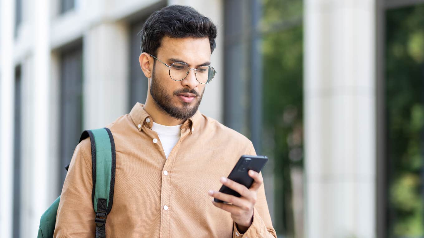 College Student Worries He Won't Graduate Because His Professor Has Been Docking Points For Visible Phones college student worried he won't graduate because of phone