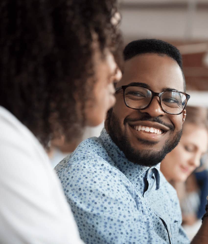 Shy man is more likable in conversation by using empathy