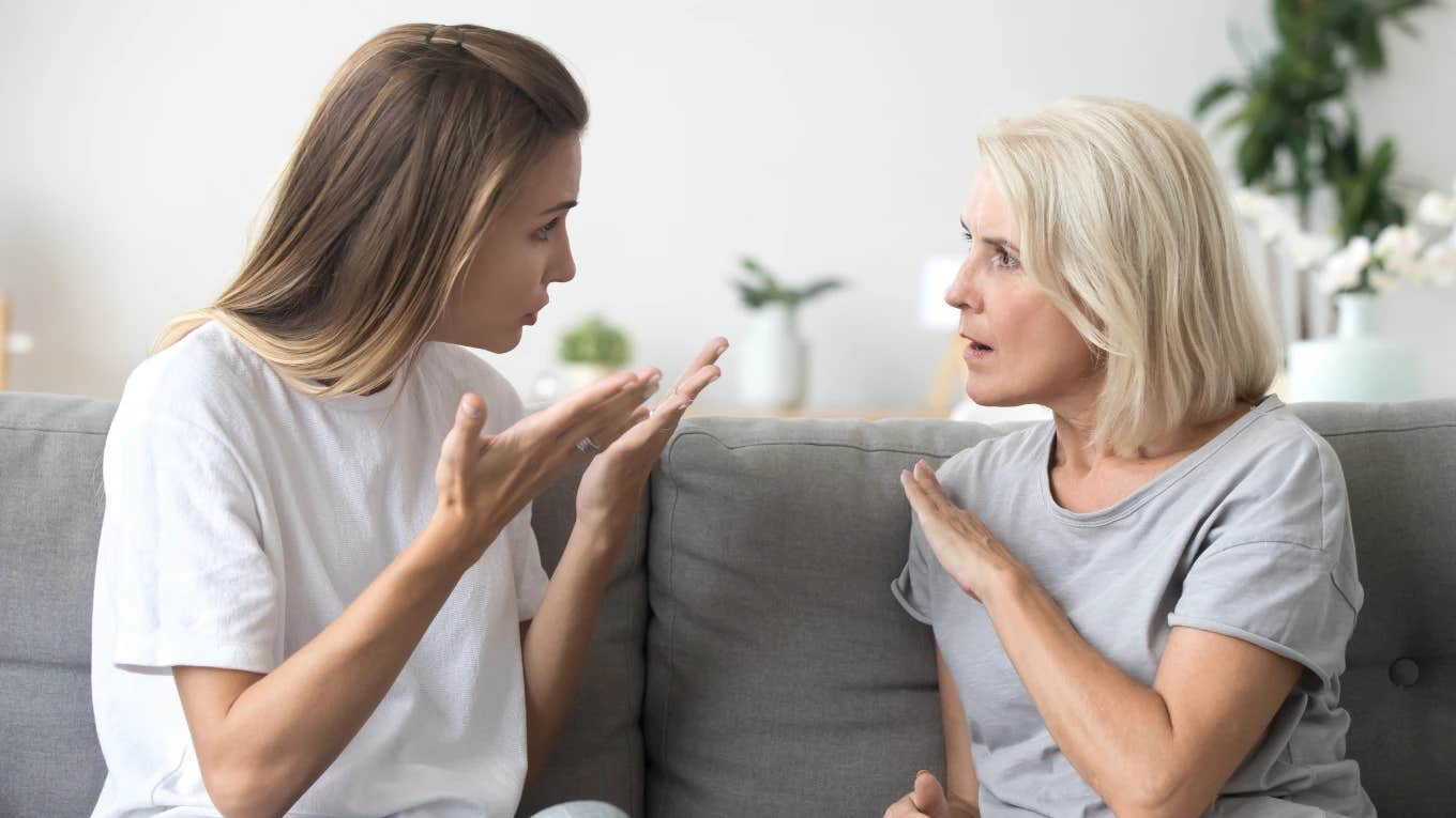 Daughter Who Won The Lottery Threatens To Go No-Contact After Mom Asks Her To Contribute To Household daughter threatening to go no contact